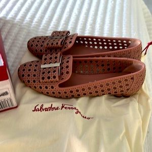 Salvatore ferragamo sarnolaser… leather ballet flat …